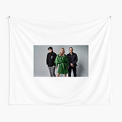CHVRCHES 2025 PRESS SHOT CHVRCHES Tapestries