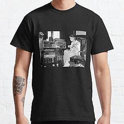 clairo  Classic T-Shirt RB1710