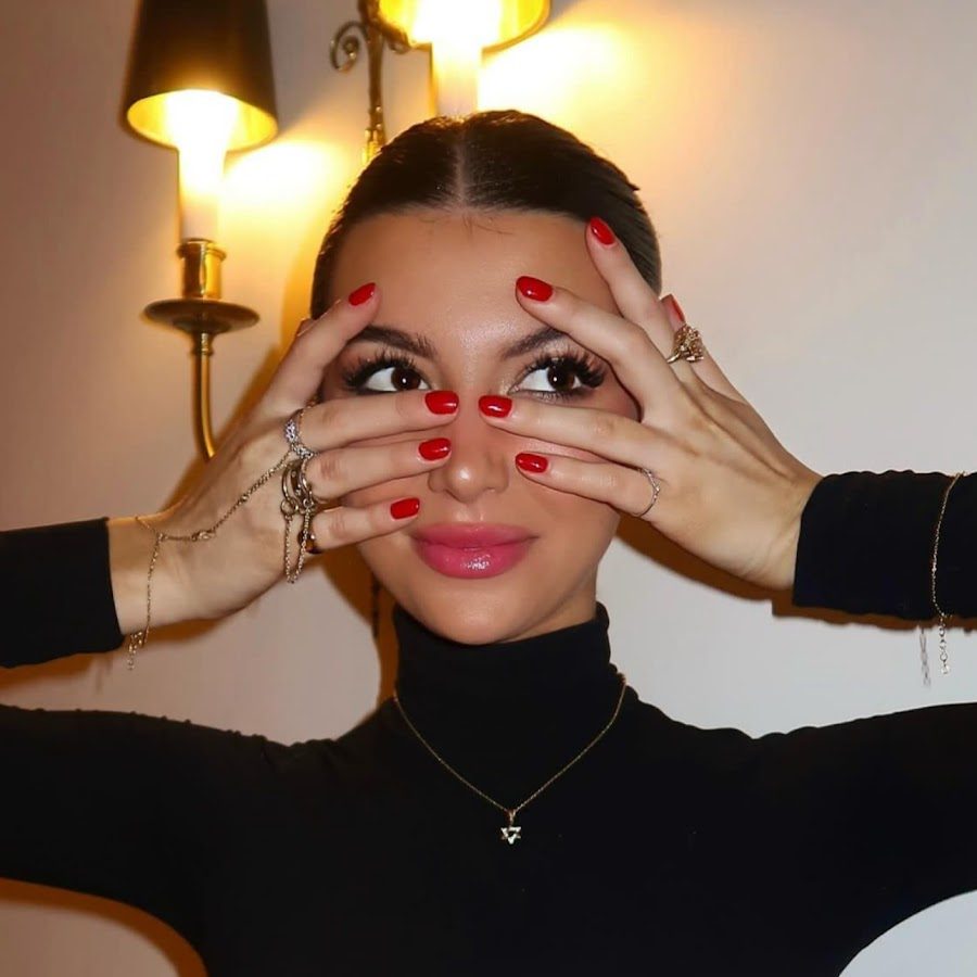 Ellie Zeiler Official Merch: Influencers' Secret Style Weapon