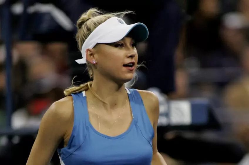 Anna Kournikova Merch Must-Haves for Every Tennis Lover
