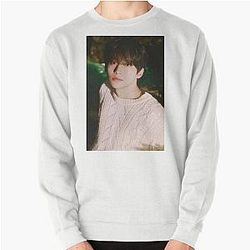 JUNGMO CRAVITY Pullover Sweatshirt
