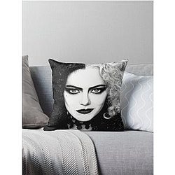 Cruella de Vil Throw 베개