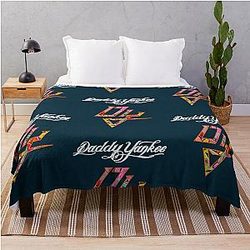 Daddy Yankee Clásica Throw Blanket