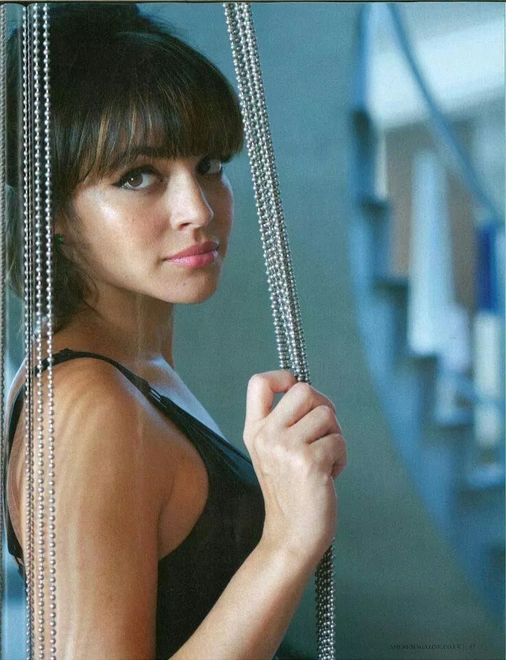 Norah Jones Store: A Singer’s Boutique of Timeless Hits