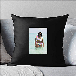 Red Carpet Queen Danielle Brooks Pillows Cover