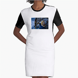 Deadliest Catch focuses on the king crab season Deadliest Catch Dresses