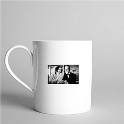 Death Becomes Her also stars actor Bruce Willis Death Becomes Her Mugs