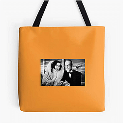 Death Becomes Her also stars actor Bruce Willis Death Becomes Her Bags