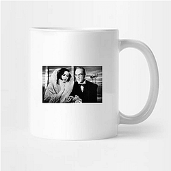 Death Becomes Her also stars actor Bruce Willis Death Becomes Her Mugs