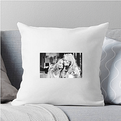 Death Becomes Her stars Meryl Streep and Goldie Hawn Death Becomes Her Pillows Cover
