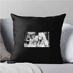 Death Becomes Her stars Meryl Streep and Goldie Hawn Death Becomes Her Pillows Cover