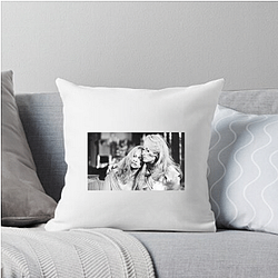 Death Becomes Her stars Meryl Streep and Goldie Hawn Death Becomes Her Pillows Cover