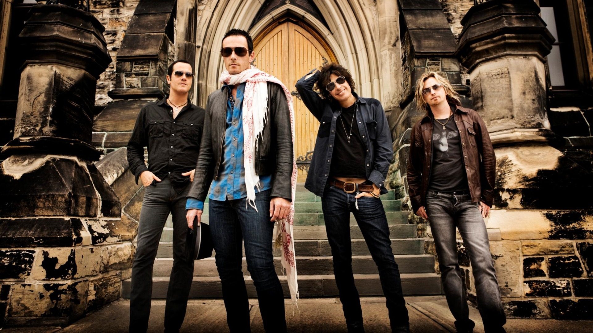 Follow Stone Temple Pilots as they survived and evolved through different eras.