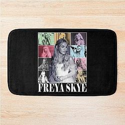 Vintage Freya Skye Descendants Zombies Worlds Collide Tour The Rise Of Red Bath Mat