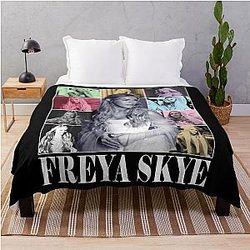 Vintage Freya Skye Descendants Zombies Worlds Collide Tour The Rise Of Red Freya Skye Music Tour Throw Blanket