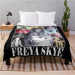 Vintage Freya Skye Descendants Zombies Worlds Collide Tour The Rise of Red Throw Blanket