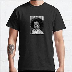 Diana Ross rose to fame as the lead singer of The Supremes Diana Ross T-Shirts