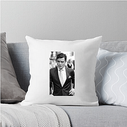 Ed Westwick is known for playing dramatic anti heroes Ed Westwick Pillows Cover