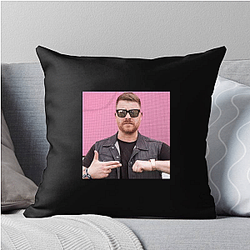 Cult Figure EL-P Pillows Cover
