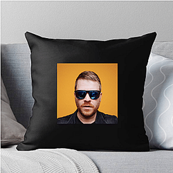 Producer Extraordinaire EL-P Pillows Cover
