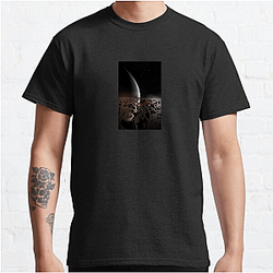 Elite Dangerous players can trade and explore Elite Dangerous T-Shirts
