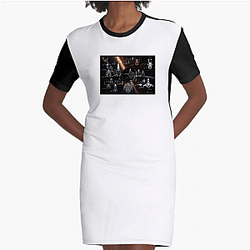 Elite Dangerous has a large online community Elite Dangerous Dresses