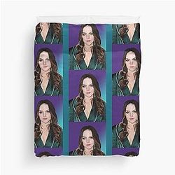 Elizabeth Gillies Artwork Duvet Cover