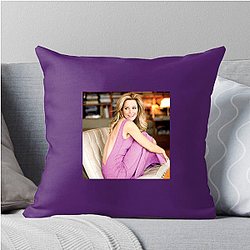 Elizabeth Banks' career spans over two decades Elizabeth Banks Pillows Cover