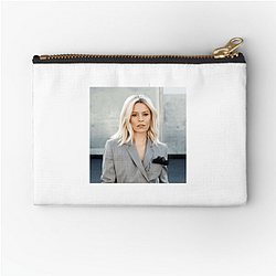 Elizabeth Banks is an American actress Elizabeth Banks Zipper Pouches
