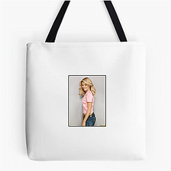Elizabeth Banks starred in the Pitch Perfect movies Elizabeth Banks Bags