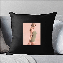 Elizabeth Banks is known for her role in The Hunger Games Elizabeth Banks Pillows Cover