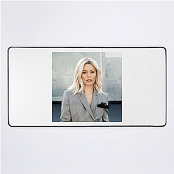 Elizabeth Banks is an American actress Elizabeth Banks Mouse Pads