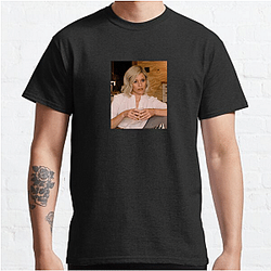 Elizabeth Banks directed the movie Pitch Perfect 2 Elizabeth Banks T-Shirts