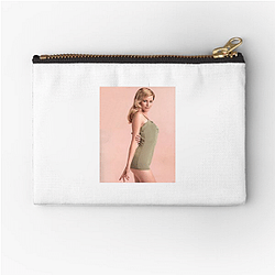 Elizabeth Banks is known for her role in The Hunger Games Elizabeth Banks Zipper Pouches