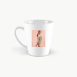 Elizabeth Banks is known for her role in The Hunger Games Elizabeth Banks Mugs