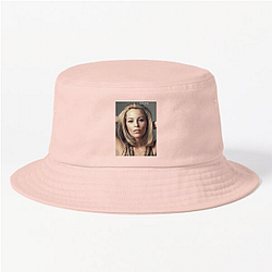 Elizabeth Banks is a versatile talent Elizabeth Banks Hats & Caps