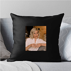 Elizabeth Banks directed the movie Pitch Perfect 2 Elizabeth Banks Pillows Cover