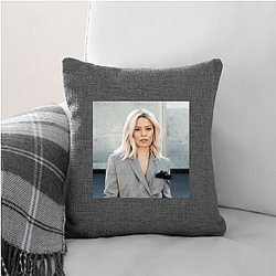 Elizabeth Banks is an American actress Elizabeth Banks Pillows Cover