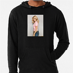 Elizabeth Banks starred in the Pitch Perfect movies Elizabeth Banks Hoodies