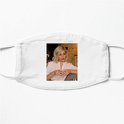 Elizabeth Banks directed the movie Pitch Perfect 2 Elizabeth Banks Face Masks