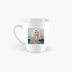 Elizabeth Banks is an American actress Elizabeth Banks Mugs