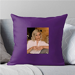 Elizabeth Banks directed the movie Pitch Perfect 2 Elizabeth Banks Pillows Cover