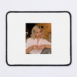 Elizabeth Banks directed the movie Pitch Perfect 2 Elizabeth Banks Mouse Pads