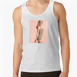 Elizabeth Banks is known for her role in The Hunger Games Elizabeth Banks Tank Tops