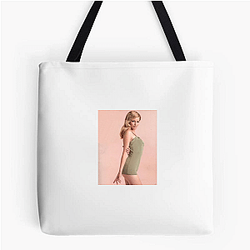 Elizabeth Banks is known for her role in The Hunger Games Elizabeth Banks Bags