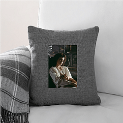 Ellen Ripley is a powerful female action hero Ellen Ripley Pillows Cover