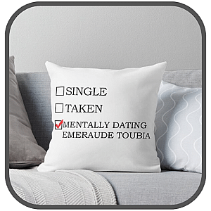 Emeraude Toubia Pillows Cover
