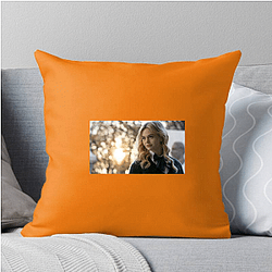 Rising Starlet Emily Alyn Lind Pillows Cover