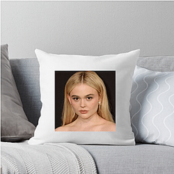 Young Prodigy Emily Alyn Lind Pillows Cover