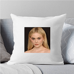 Young Prodigy Emily Alyn Lind Pillows Cover